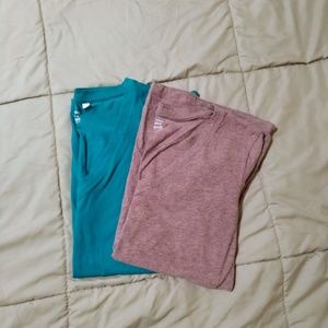 Lot of 2 V-neck T-shirts Sz L